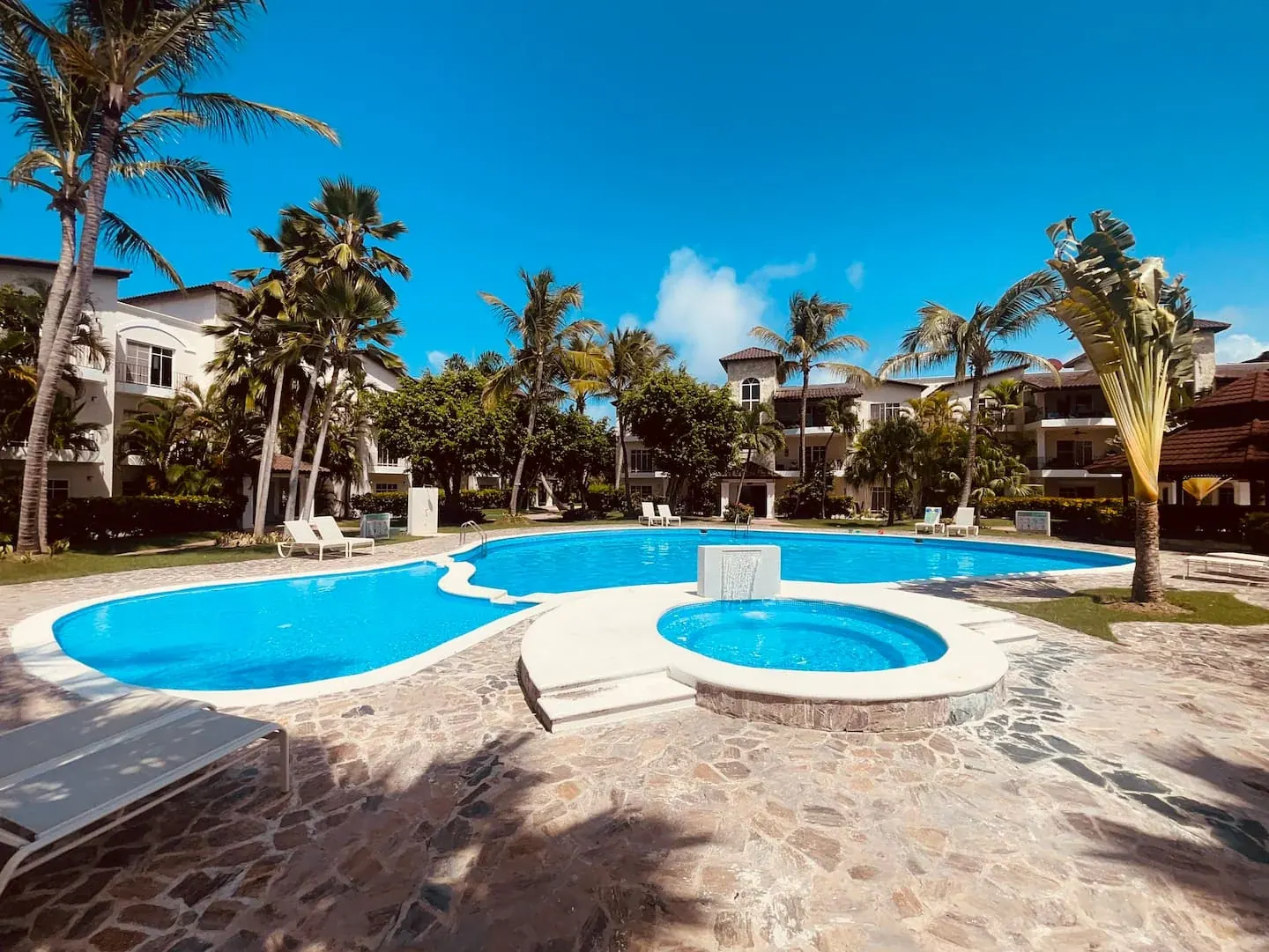 Piscina del complejo