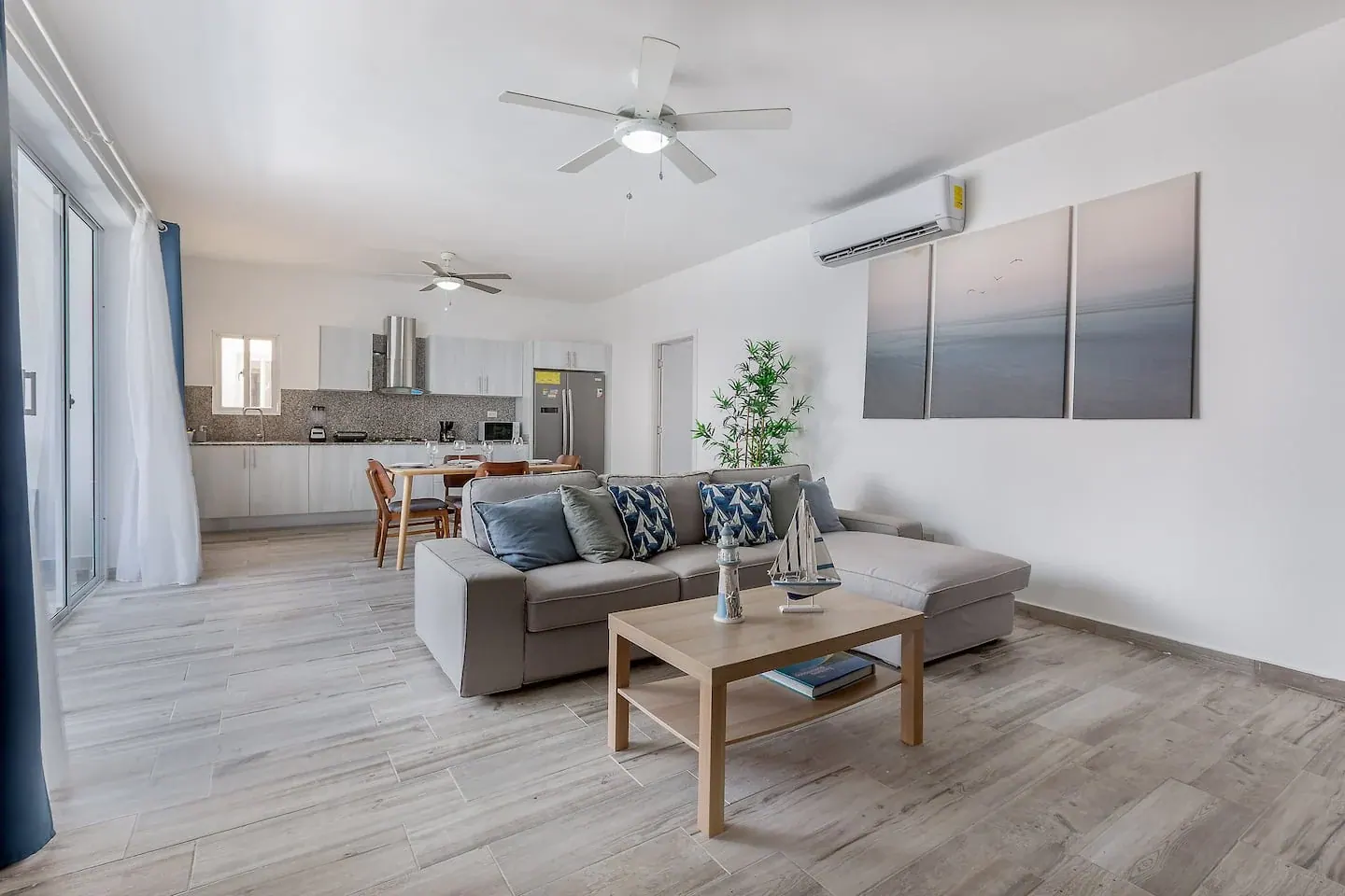 Sala, cocina y comedor